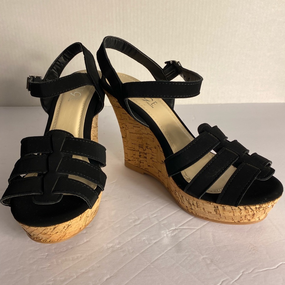 Rouge Wedge heel sandals New in box size 9